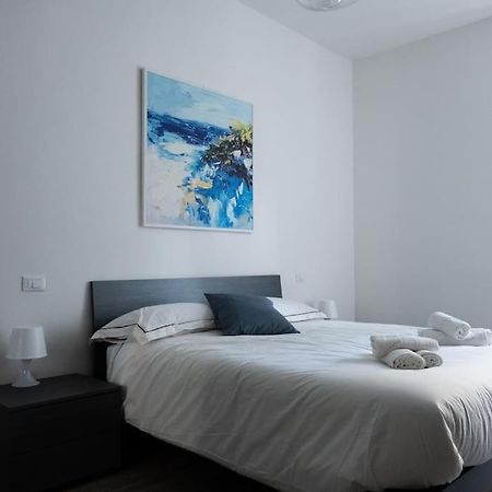 Private Room: The Port Apartment Scirocco Livorno Buitenkant foto